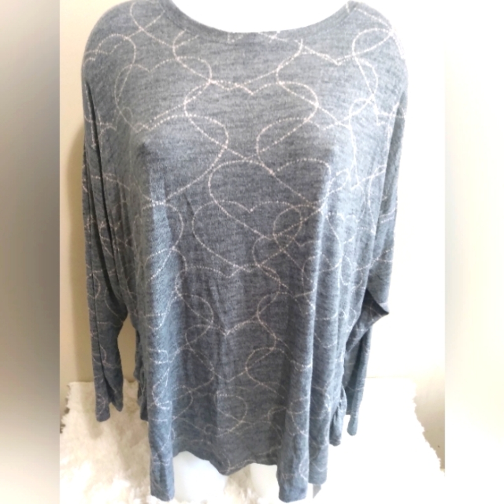 Lc by Lauren Conrad woman's size 1x gray w/ pink hearts & side ruffles top